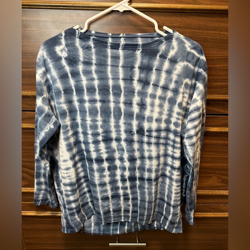 Lululemon Back In Action Long Sleeve Shirt P2P 24” Size 4